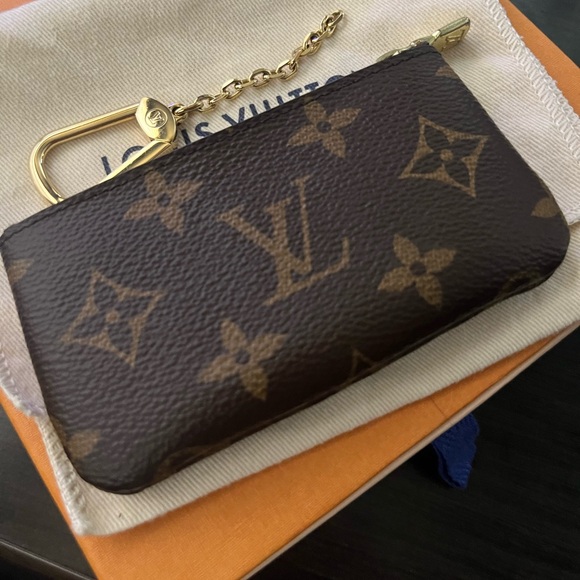 Louis Vuitton key pouch - Picture 2 of 13